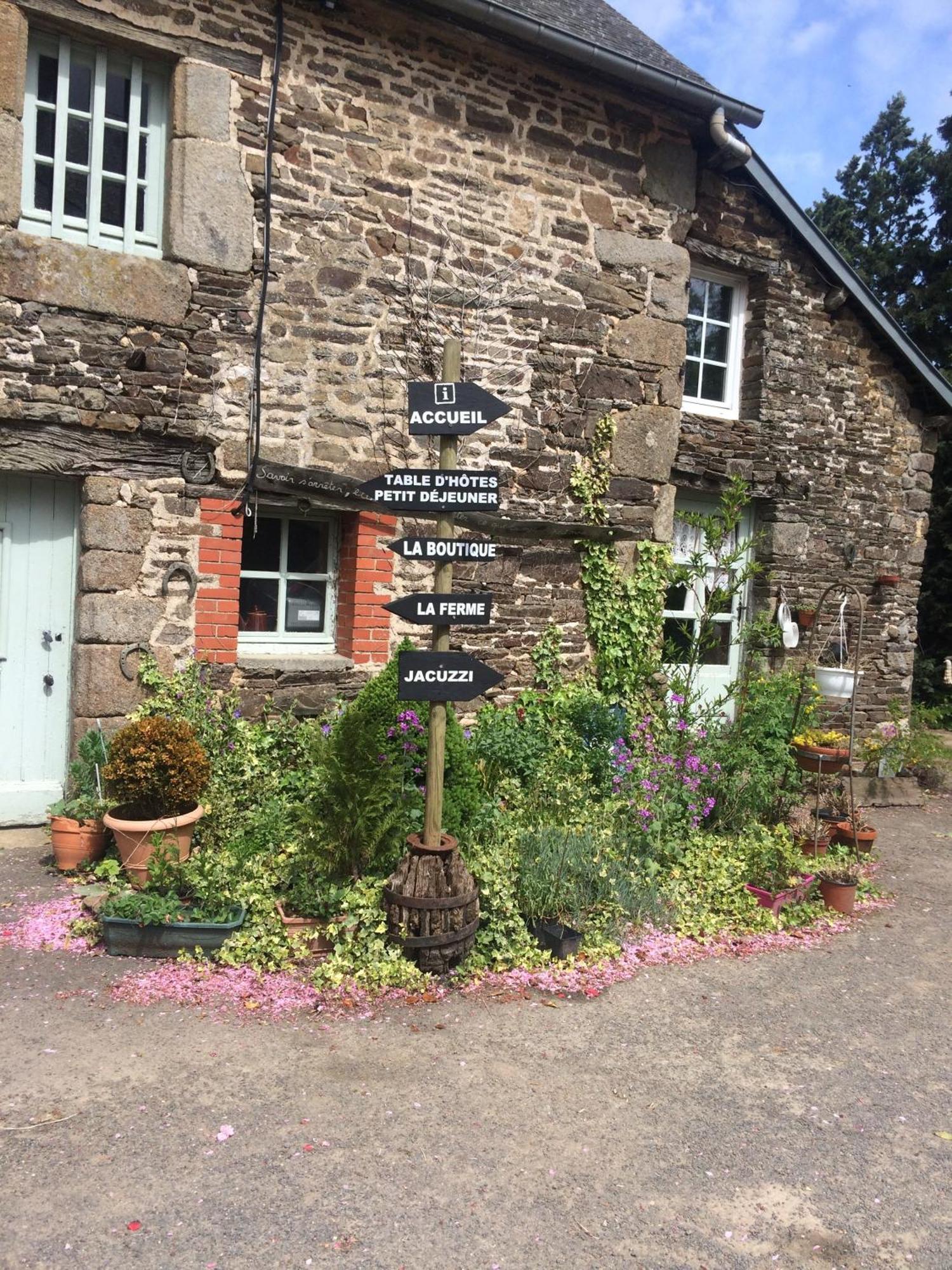 Ferme De La Gortiere Le Teilleul Exterior foto